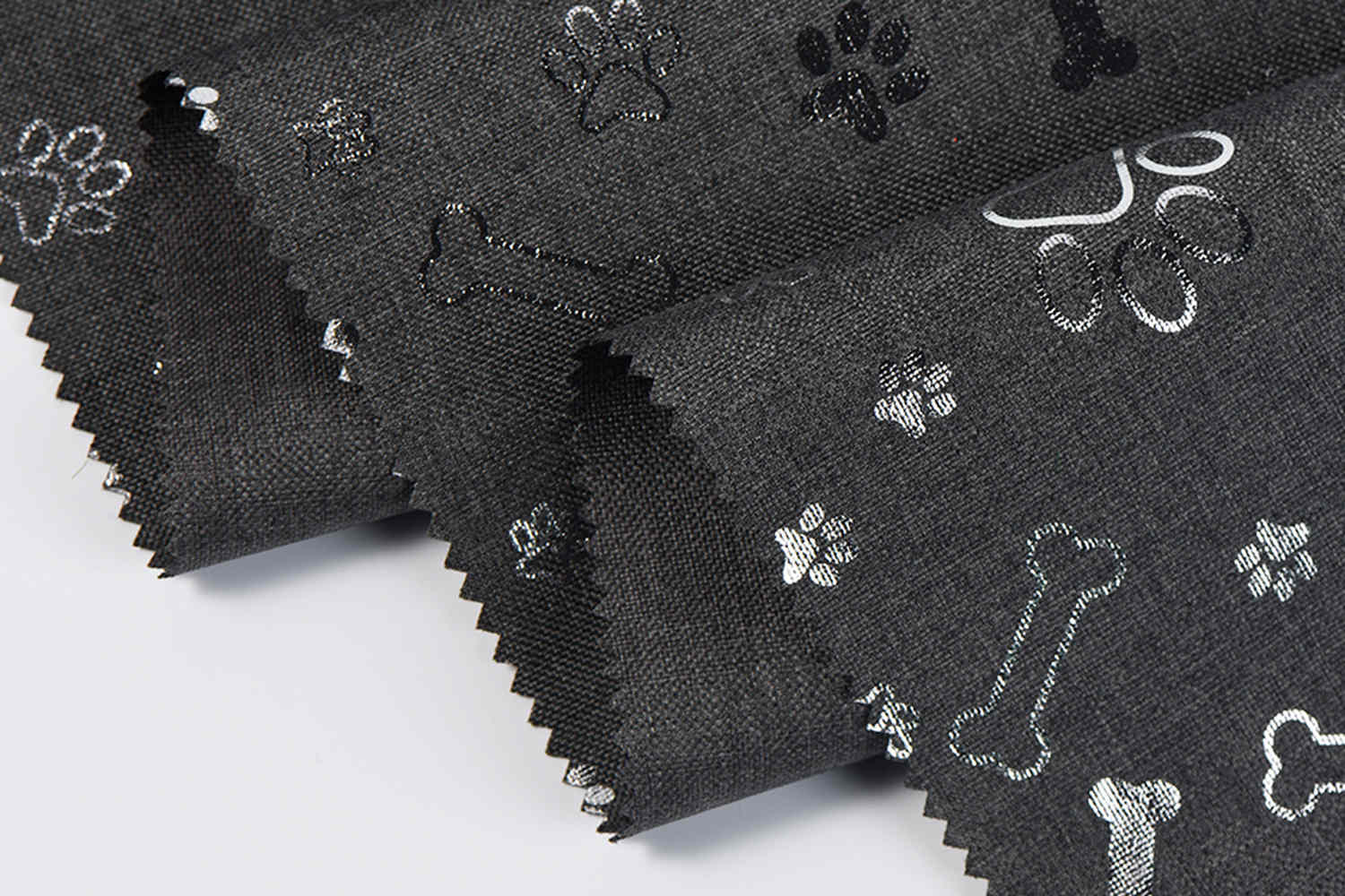 PU phủ 600d 68t cation với in bạc