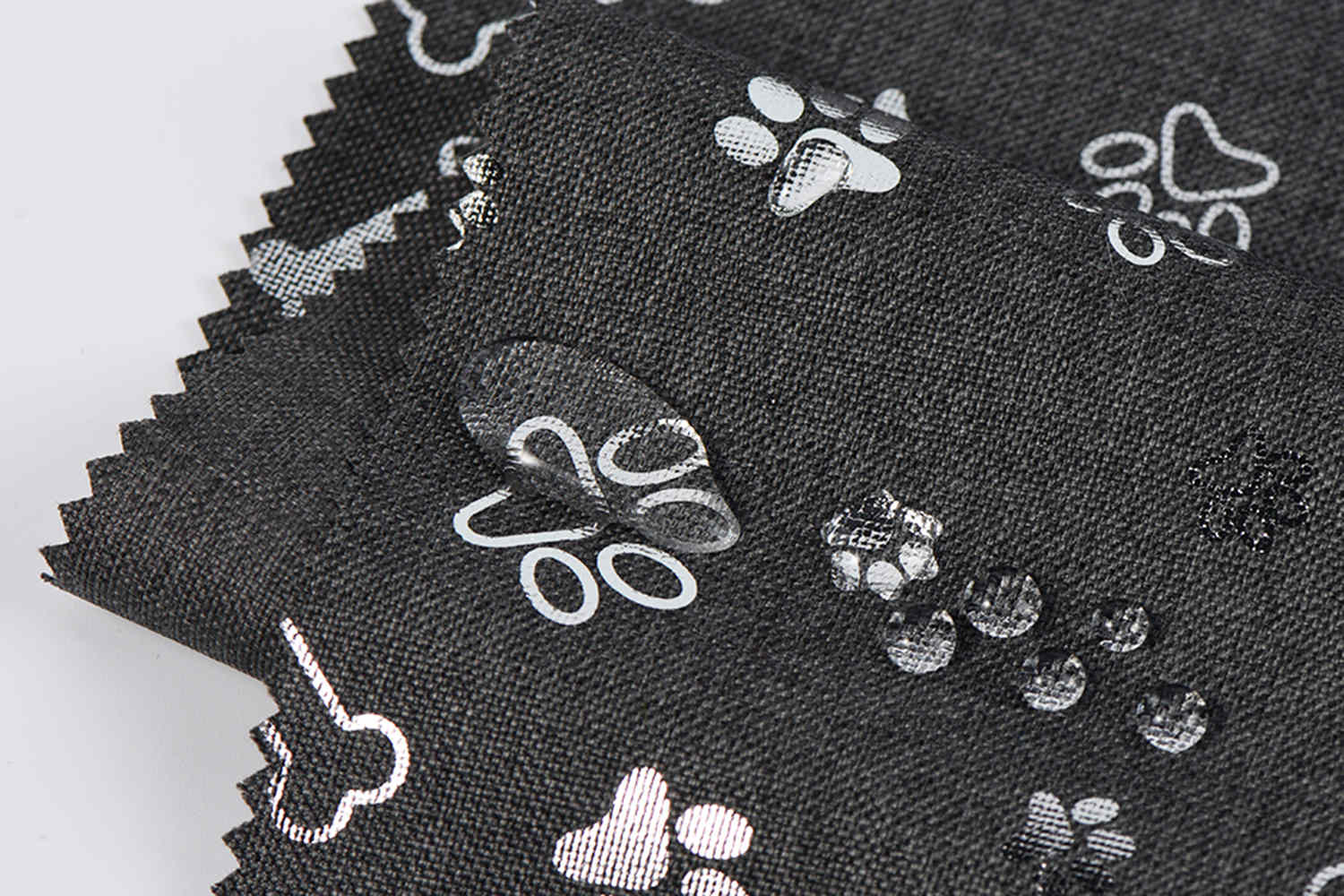 PU phủ 600d 68t cation với in bạc